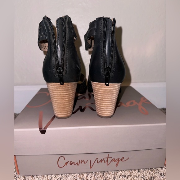 Crown Vintage Wedges - Picture 4 of 6